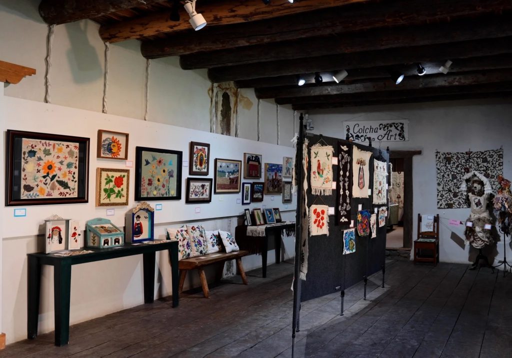 Colcha Embroidery Traditional and Contemporary at La Hacienda de los Martinez, 2023. 
Image courtesy of Kate Perdoni.